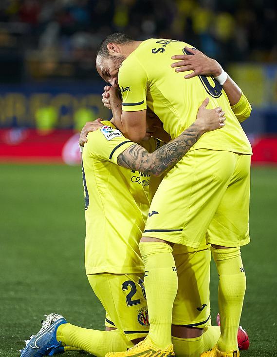 九游体育-密尔沃基雄鹿迎国王杯关键赛;转会期遗憾出局;气氛紧张;身体对抗强度拉满-九游体育